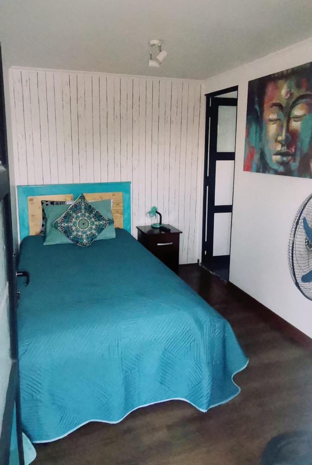 Hostal La Casa Del Puente Сантьяго Экстерьер фото