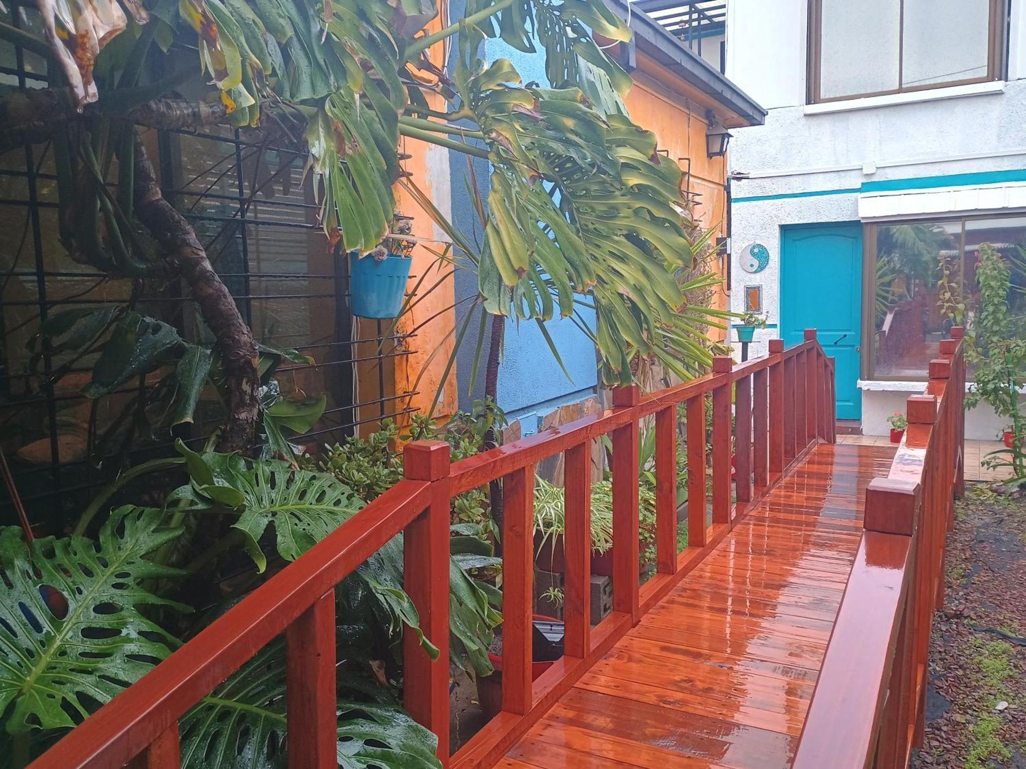 Hostal La Casa Del Puente Сантьяго Экстерьер фото